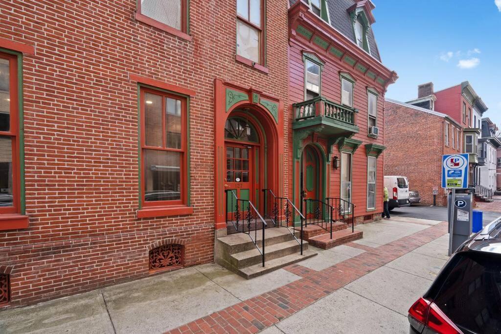 Downtown Hbg Gem: 2br *